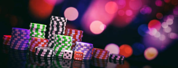 French Roulette wheel and betting layout on sevenslot77 live-dealer table